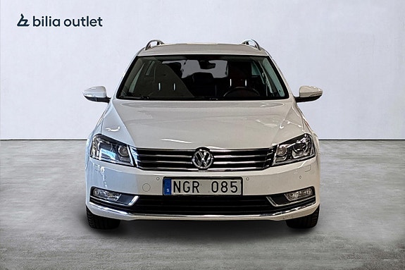 Volkswagen Passat 3 of 22