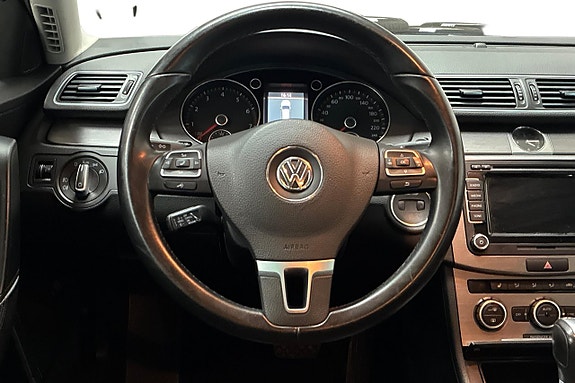 Volkswagen Passat 16 of 22