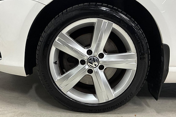 Volkswagen Passat 10 of 22