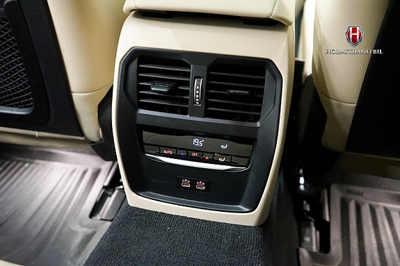 BMW i4 14 of 30