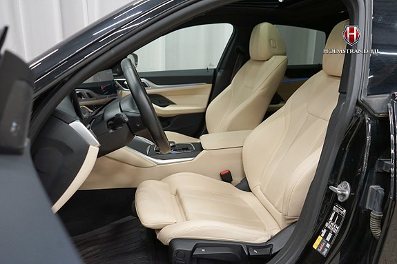 BMW i4 10 of 30