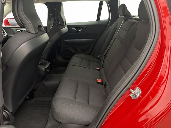 Volvo V60 22 of 28