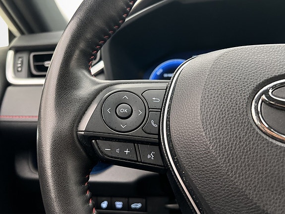Toyota RAV4 Plug-in Hybrid 16 of 30