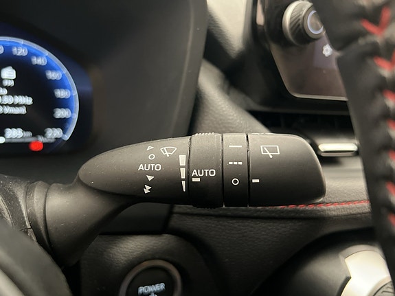Toyota RAV4 Plug-in Hybrid 19 of 30