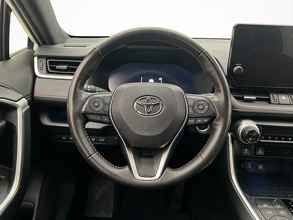 Toyota RAV4 Plug-in Hybrid 15 of 30