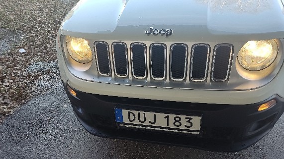Jeep Renegade 2 of 14