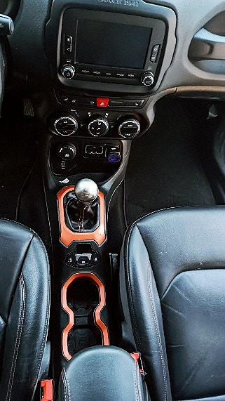 Jeep Renegade 5 of 14