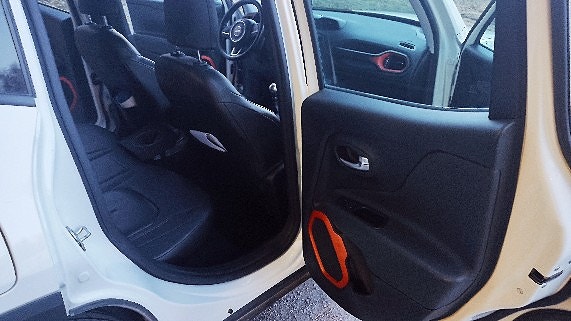 Jeep Renegade 10 of 14