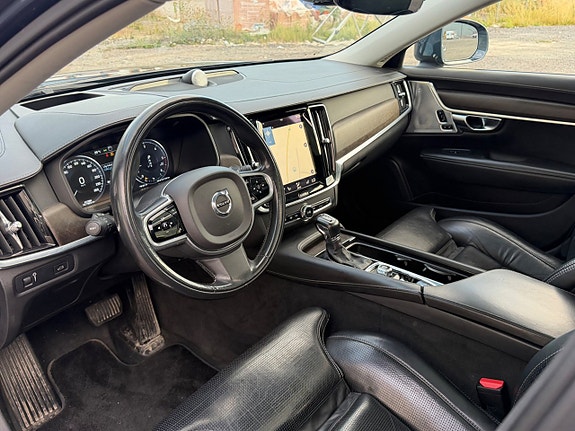 Volvo V90 Cross Country 9 of 16