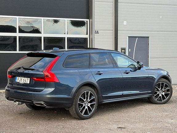 Volvo V90 Cross Country 7 of 16