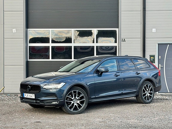 Volvo V90 Cross Country 3 of 16
