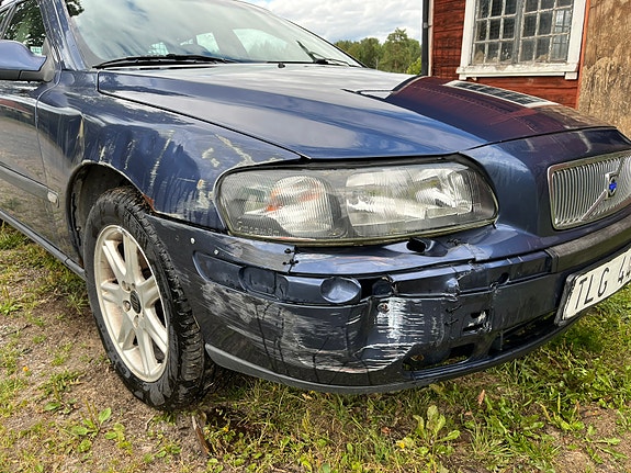 Volvo V70 5 of 6