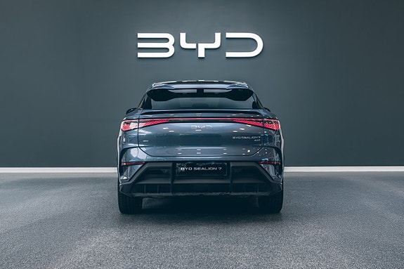 BYD Sealion 7 5 of 15