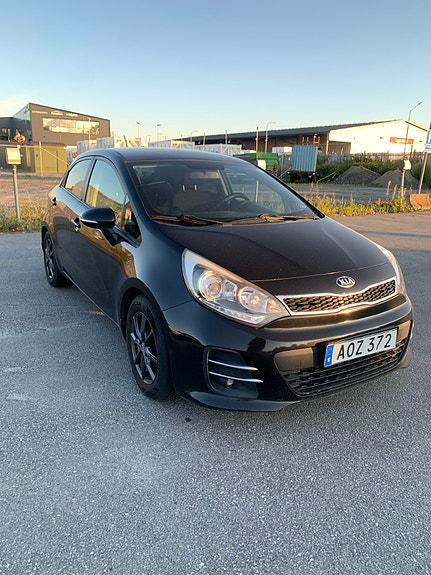 Kia Rio 2 of 5