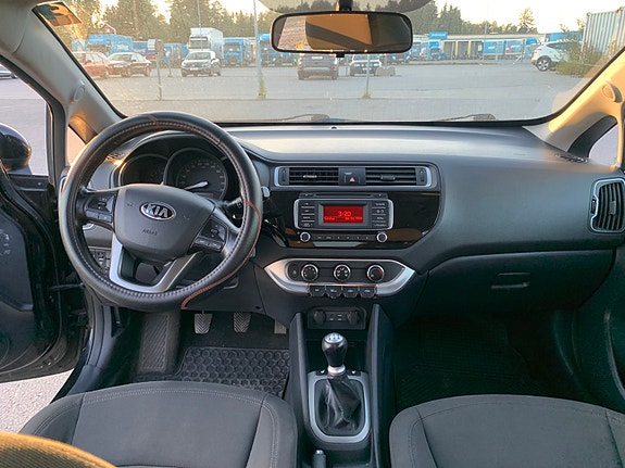 Kia Rio 4 of 5