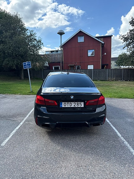 BMW 530e 2 of 8