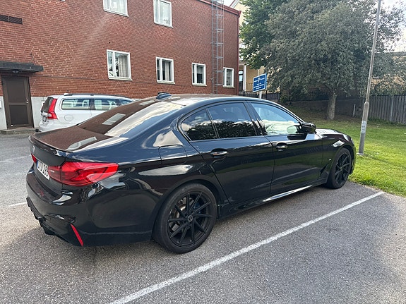 BMW 530e 3 of 8