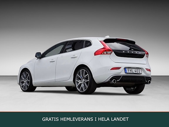 Volvo V40 2 of 6