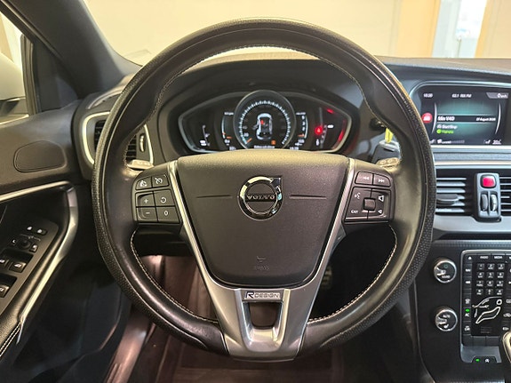 Volvo V40 10 of 18