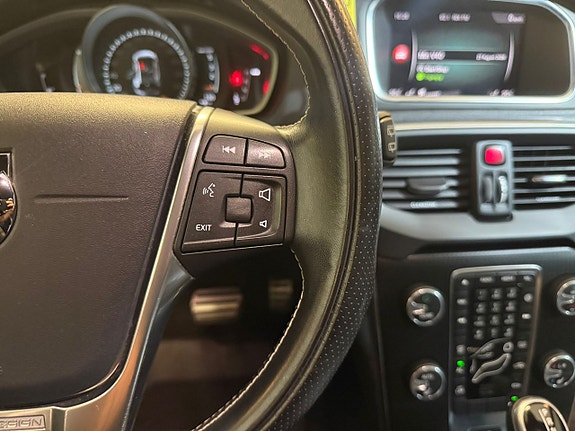 Volvo V40 11 of 18