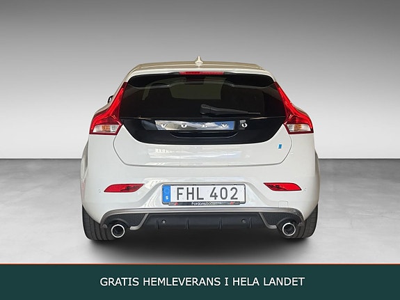 Volvo V40 3 of 18