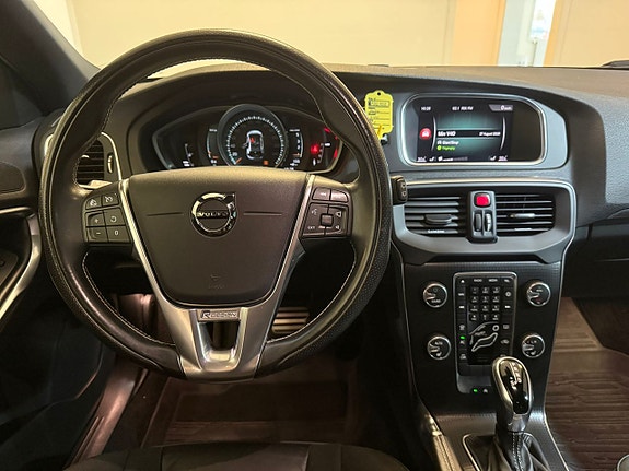 Volvo V40 9 of 18