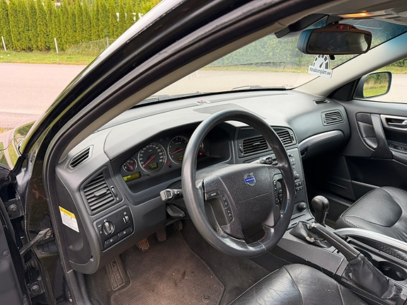 Volvo XC70 10 of 30