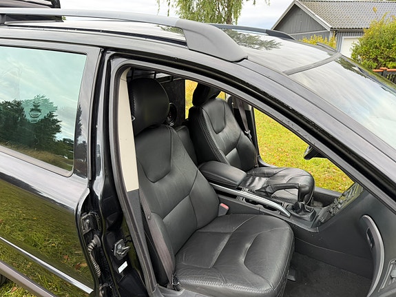 Volvo XC70 18 of 30