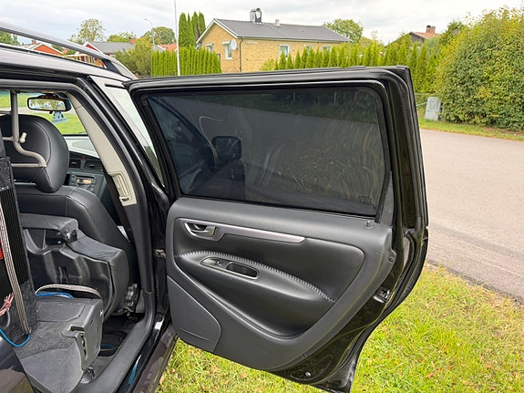 Volvo XC70 14 of 30
