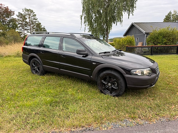 Volvo XC70 2 of 30