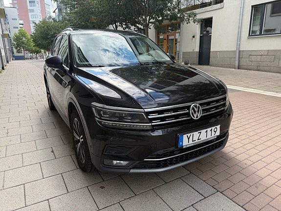 Volkswagen Tiguan 2 of 19