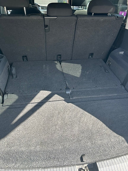 Volkswagen Tiguan Allspace 3 of 5