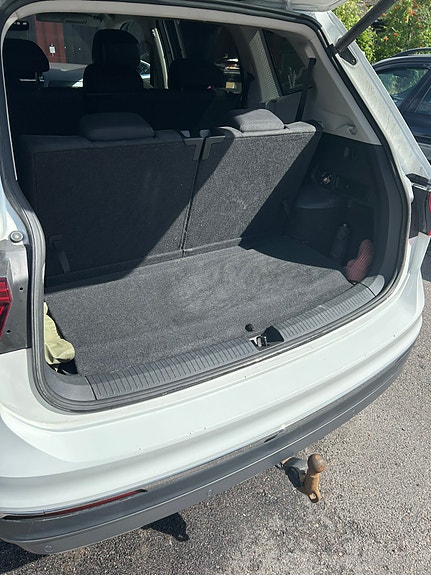 Volkswagen Tiguan Allspace 4 of 5