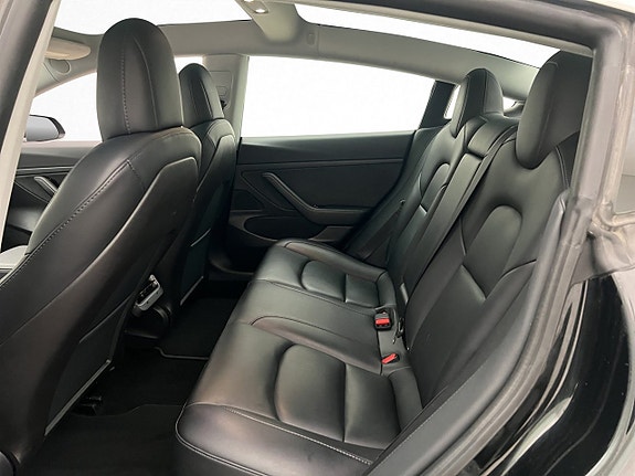 Tesla Model 3 17 of 30