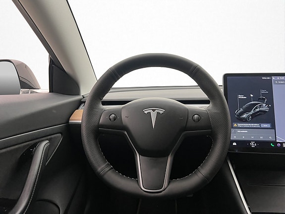 Tesla Model 3 14 of 30
