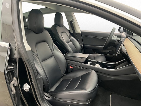 Tesla Model 3 15 of 30