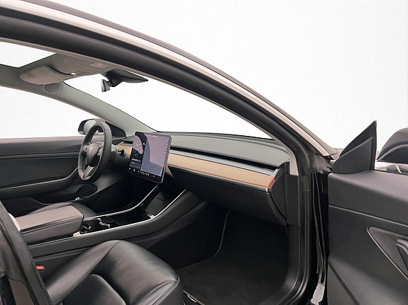 Tesla Model 3 16 of 30
