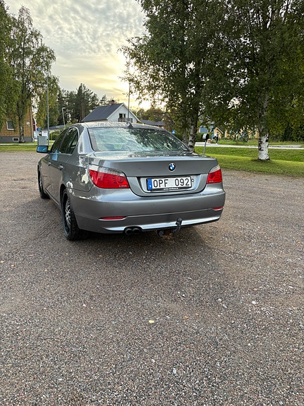 BMW 525i 2 of 6