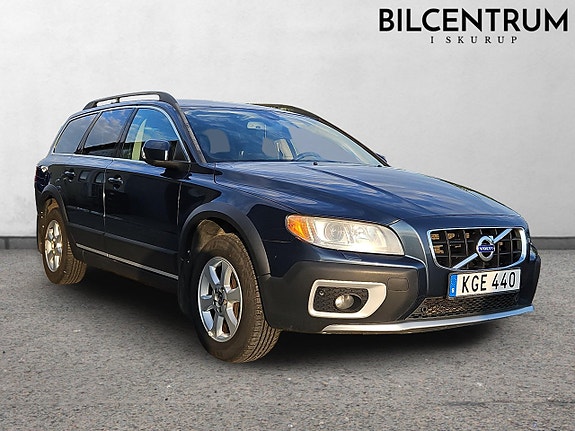 Volvo XC70 2 of 7