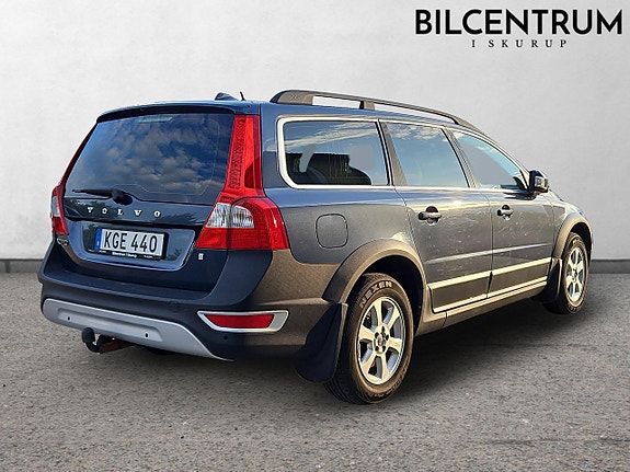 Volvo XC70 3 of 7