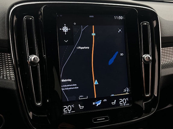 Volvo XC40 24 of 30