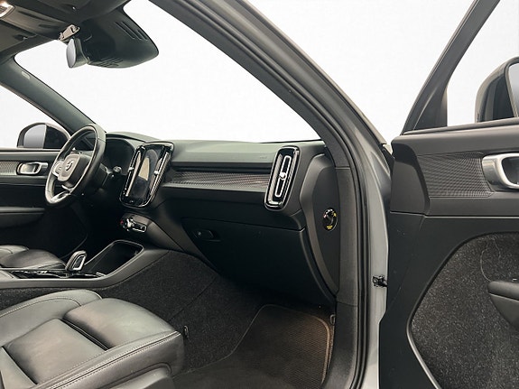 Volvo XC40 15 of 30