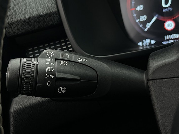 Volvo XC40 27 of 30