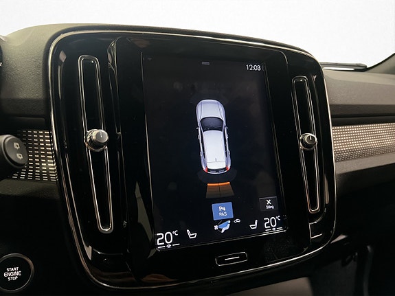 Volvo XC40 21 of 30