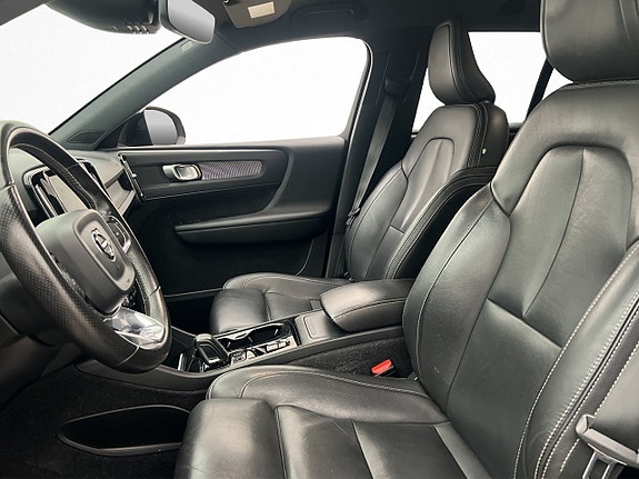 Volvo XC40 11 of 30