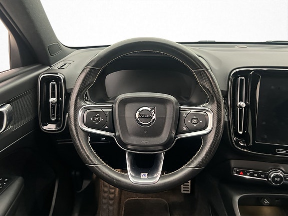 Volvo XC40 13 of 30