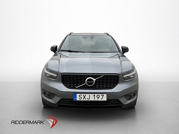Volvo XC40 2 of 30