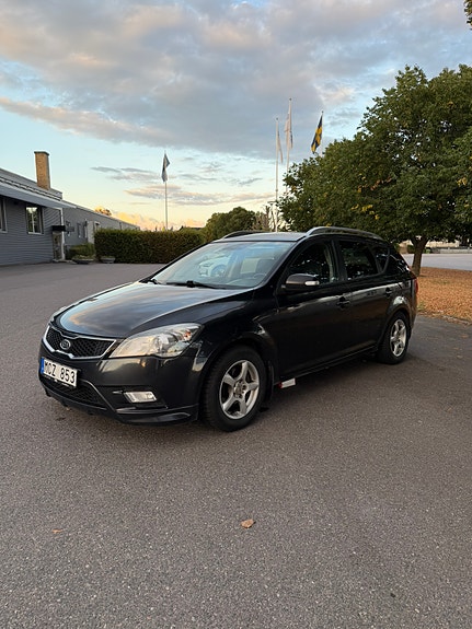 Kia Ceed 5 of 8