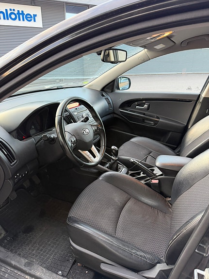 Kia Ceed 6 of 8