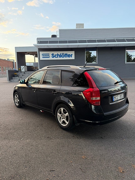 Kia Ceed 4 of 8
